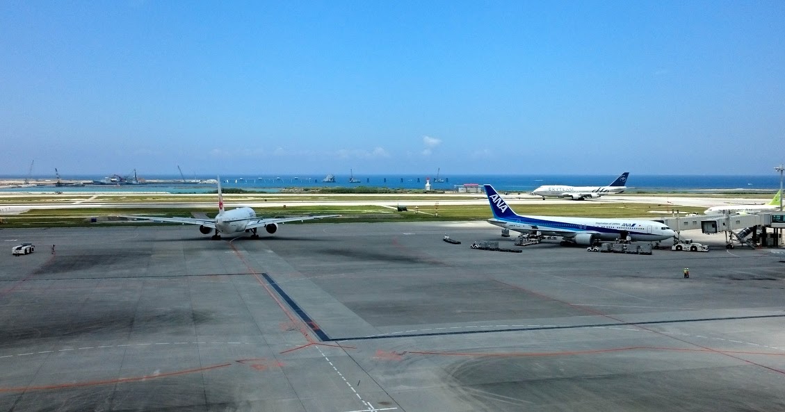 沖縄 空港 混雑 飛行機 旅客機